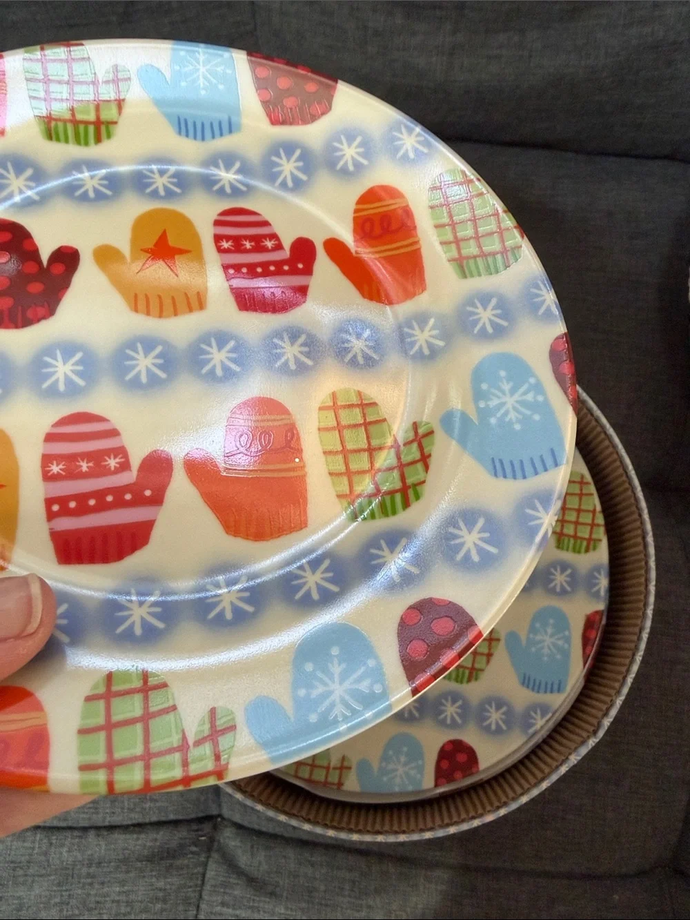 Boston Warehouse Multicolor Mittens Dessert Plate Set
